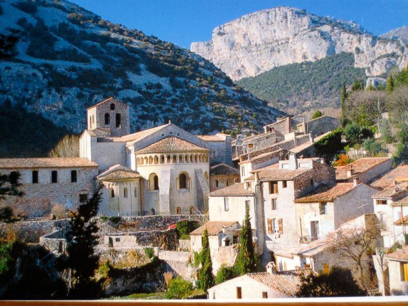 Charmante Maison A Saint Guilhem Le Desert Exterior photo